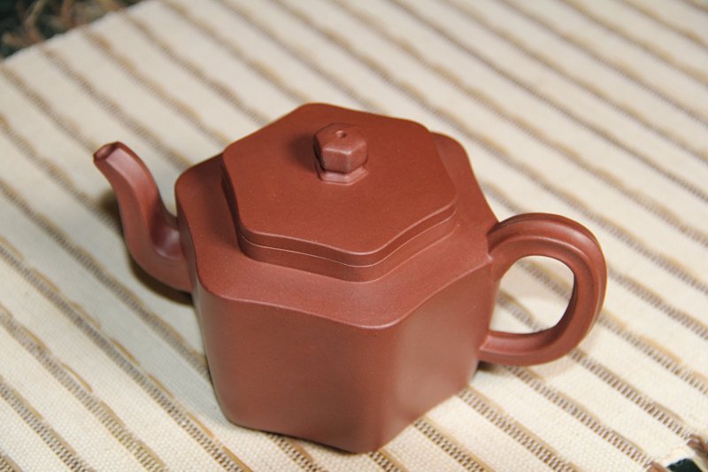 宜兴紫砂壶丨六方花影_泥料：紫泥_容量：300cc