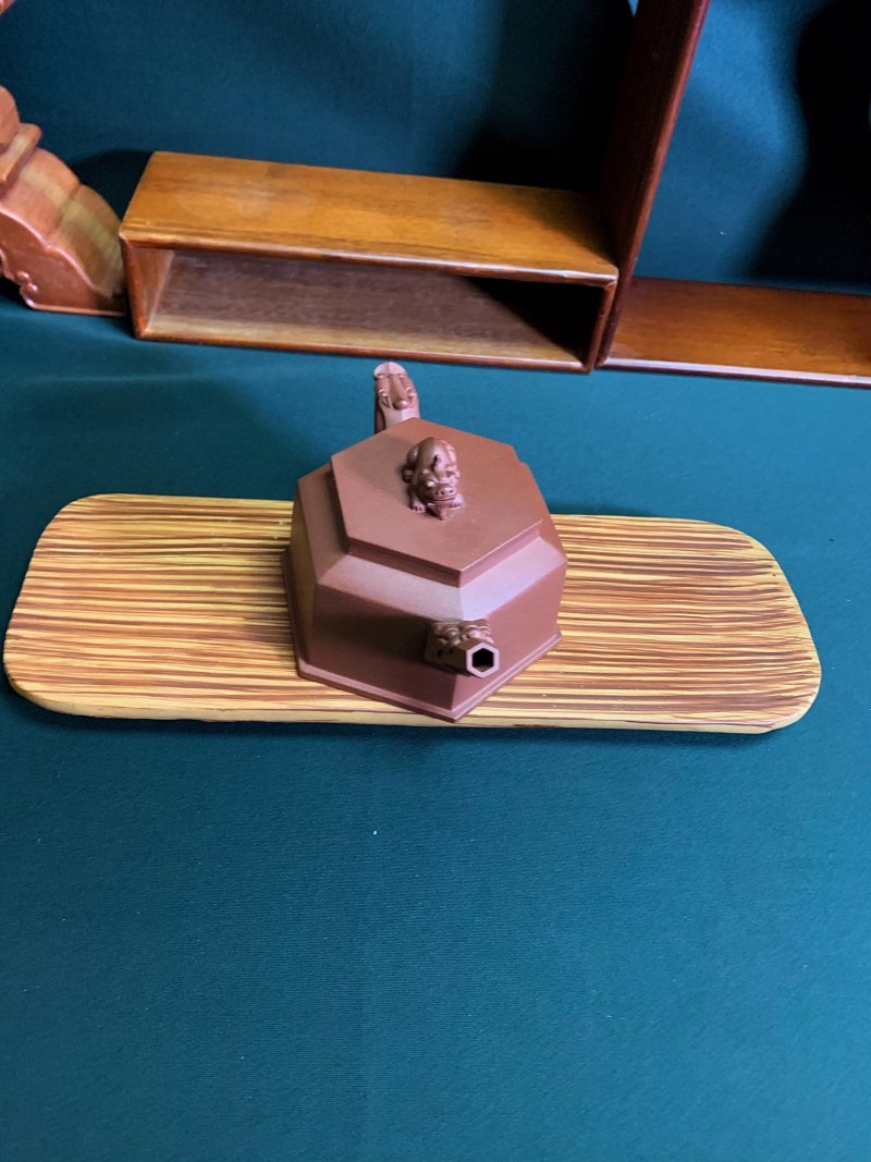 宜兴紫砂壶丨威震八方_泥料：紫泥_容量：280cc