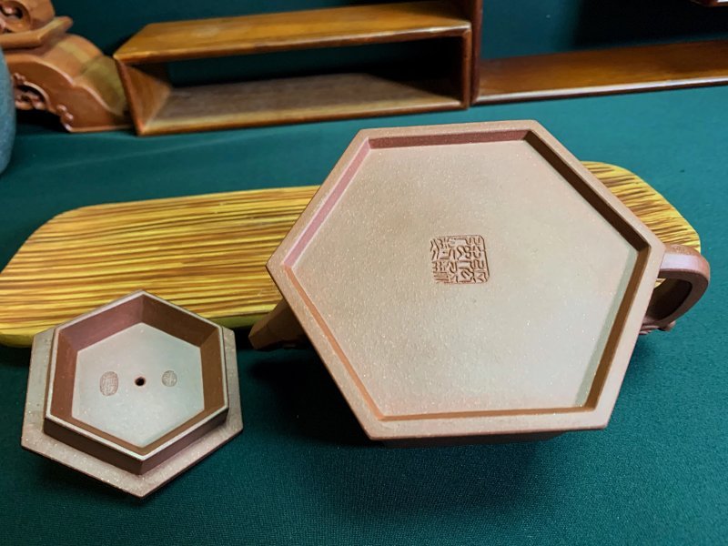 宜兴紫砂壶丨威震八方_泥料：紫泥_容量：280cc