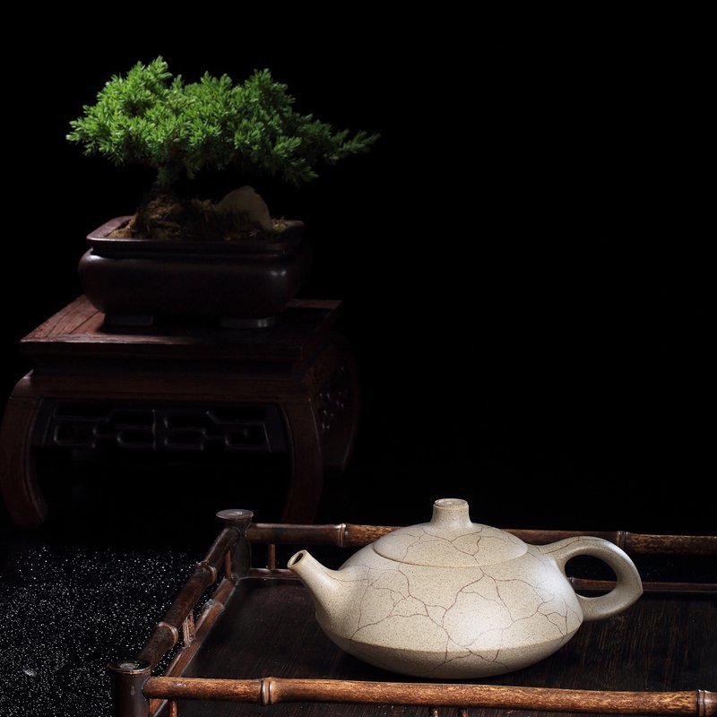 宜兴紫砂壶 | 冰纹石瓢_泥料：本山段泥_容量：380cc