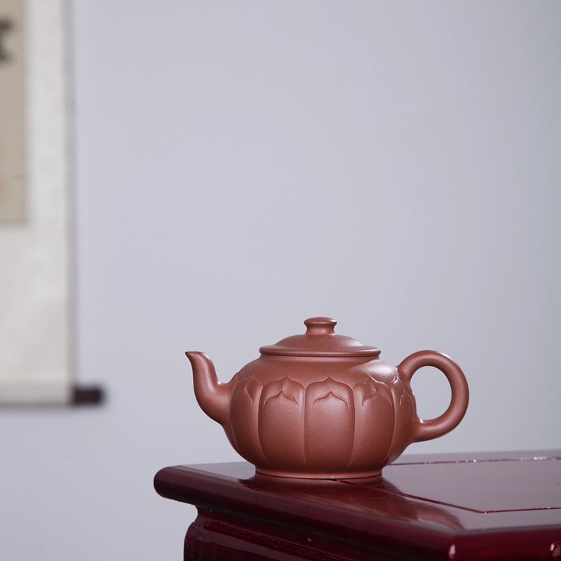 宜兴紫砂壶 | 一品清莲_泥料：紫泥_容量：350cc