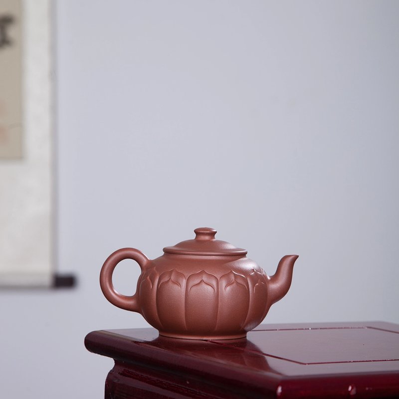 宜兴紫砂壶 | 一品清莲_泥料：紫泥_容量：350cc