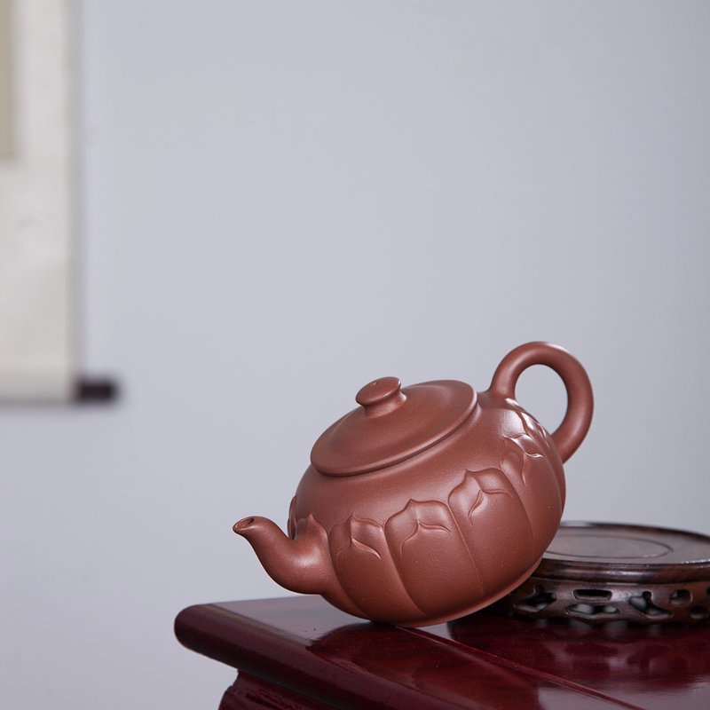 宜兴紫砂壶 | 一品清莲_泥料：紫泥_容量：350cc