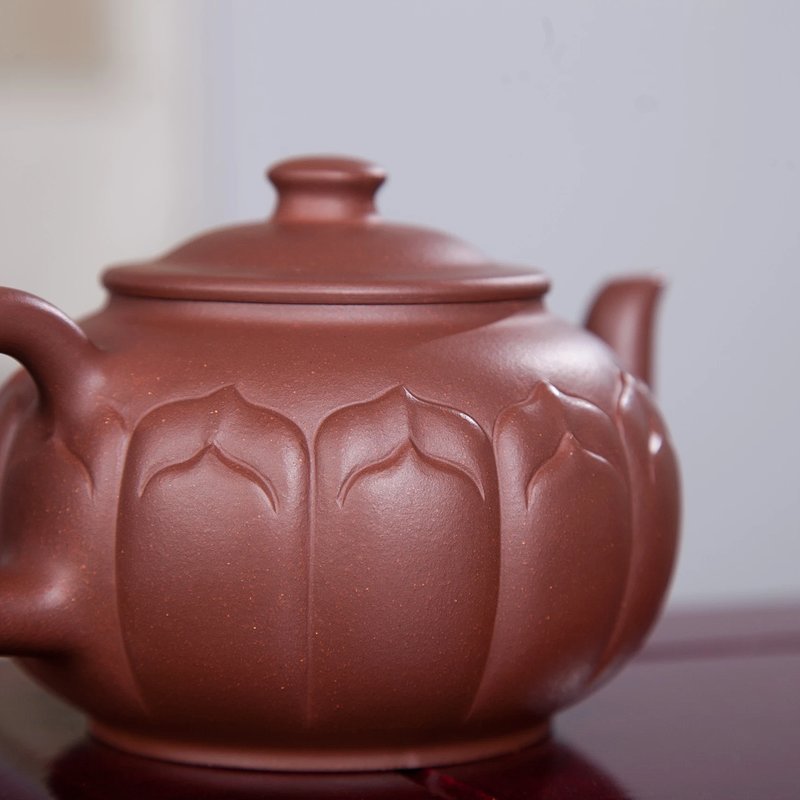宜兴紫砂壶 | 一品清莲_泥料：紫泥_容量：350cc