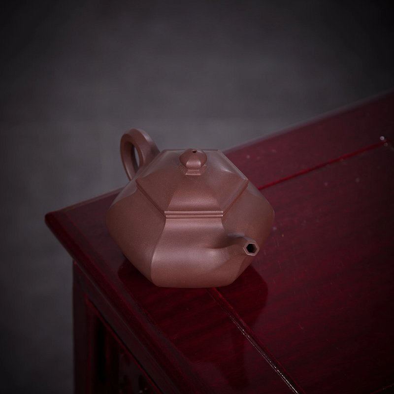 宜兴紫砂壶丨六方莲子_泥料：紫泥_容量：260cc