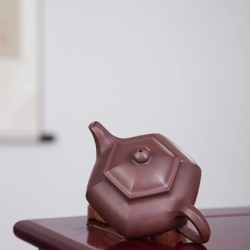 宜兴紫砂壶丨六方莲子_泥料：紫泥_容量：260cc