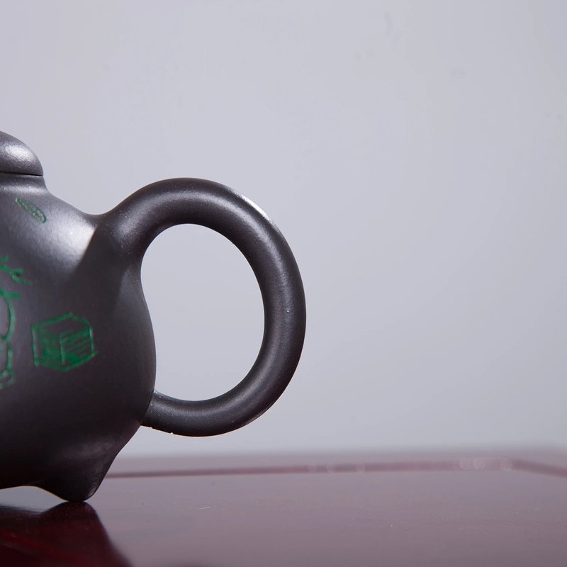 宜兴紫砂壶 | 乳鼎_泥料：紫泥捂灰_容量：380cc