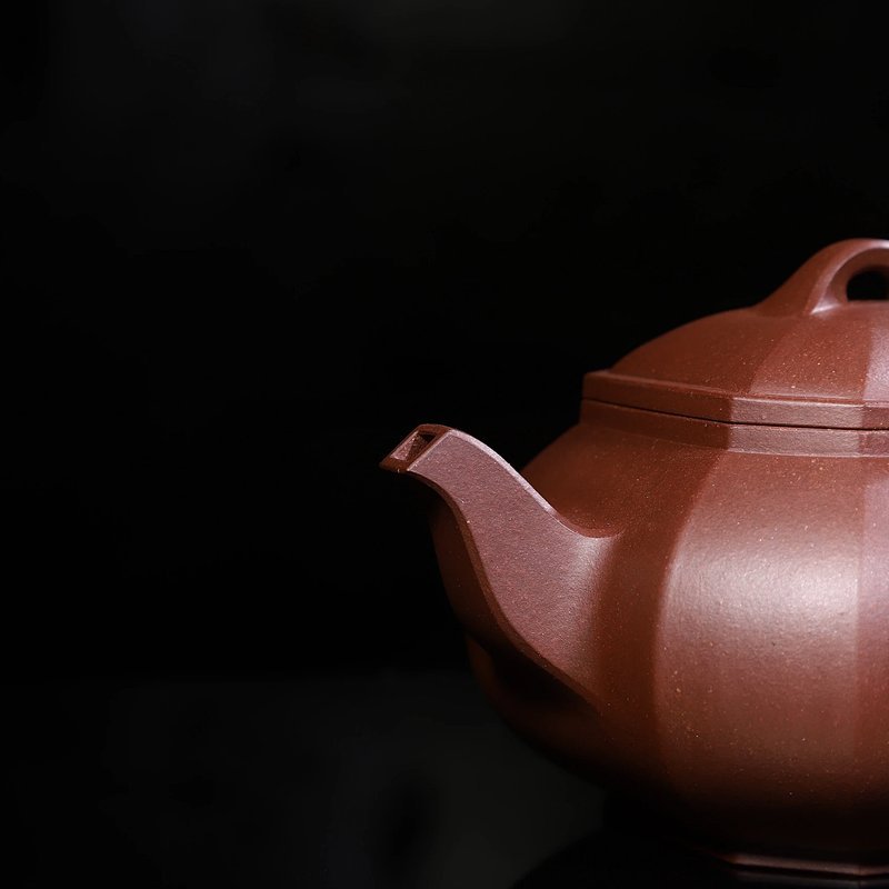 宜兴紫砂壶 | 八方玲珑_泥料：底槽清_容量：300cc