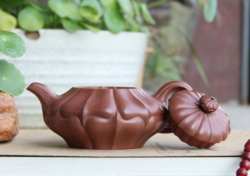 宜兴紫砂壶 | 小合菱壶_泥料：紫泥_容量：200cc