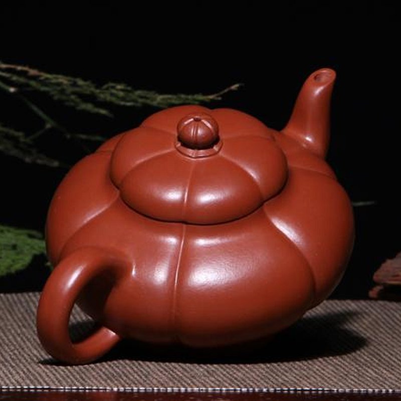 宜兴紫砂壶 | 梅瓣_泥料：大红袍_容量：260cc