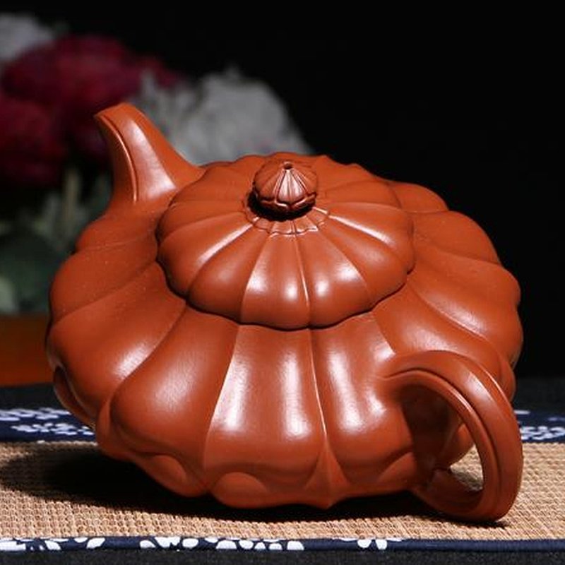 宜兴紫砂壶 | 合菱_泥料：大红袍_容量：320cc