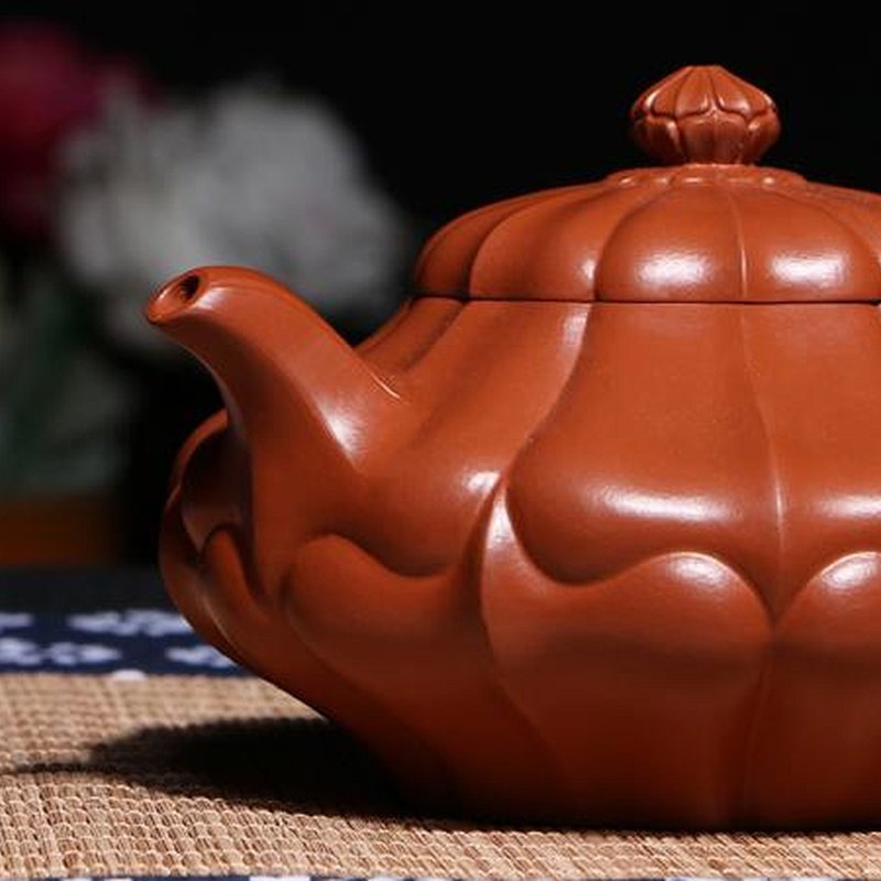 宜兴紫砂壶 | 合菱_泥料：大红袍_容量：320cc