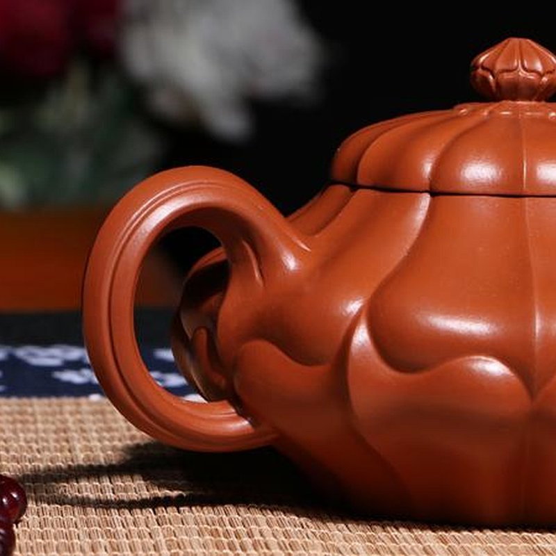 宜兴紫砂壶 | 合菱_泥料：大红袍_容量：320cc