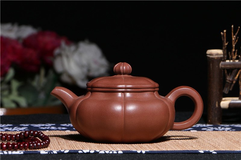 宜兴紫砂壶 | 葵仿古_泥料：紫泥_容量：260cc
