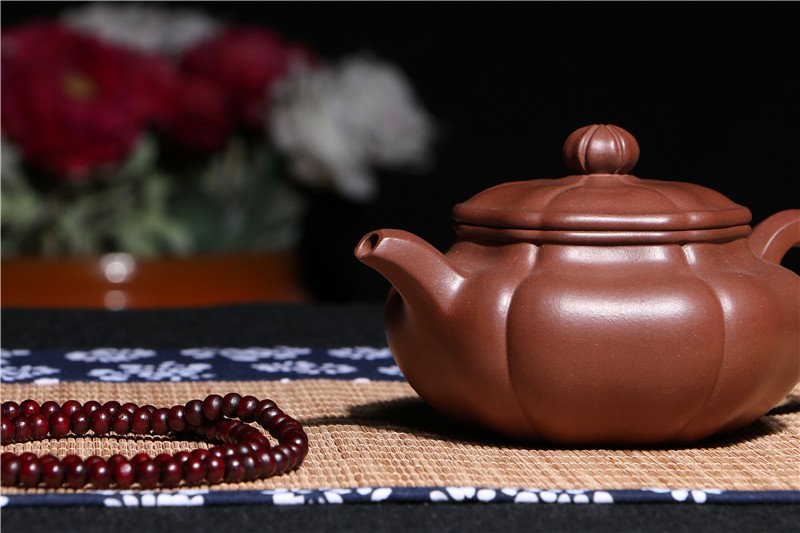 宜兴紫砂壶 | 葵仿古_泥料：紫泥_容量：260cc