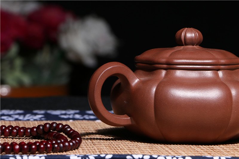 宜兴紫砂壶 | 葵仿古_泥料：紫泥_容量：260cc