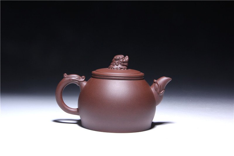 宜兴紫砂壶 | 醒狮_泥料：紫泥_容量：450cc