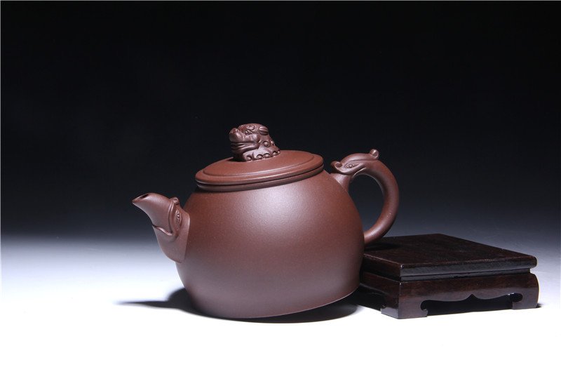 宜兴紫砂壶 | 醒狮_泥料：紫泥_容量：450cc