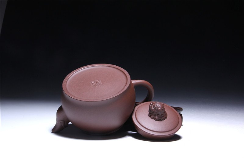 宜兴紫砂壶 | 醒狮_泥料：紫泥_容量：450cc
