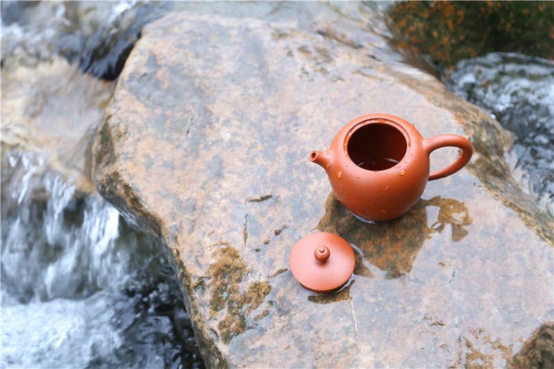 宜兴紫砂壶 | 亭亭玉立_泥料：朱泥_容量：270cc