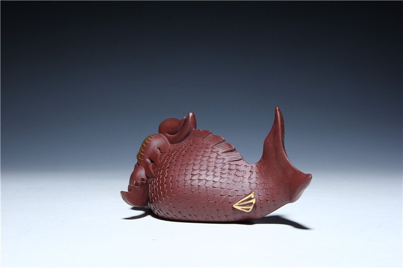 宜兴紫砂雕塑 | 鱼化龙_泥料：紫泥