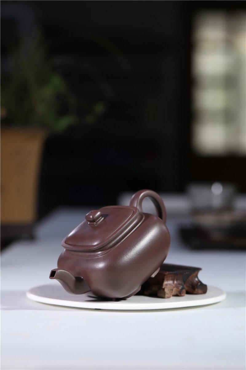 宜兴紫砂壶 | 卡盖方樽_泥料：紫泥_容量：300cc