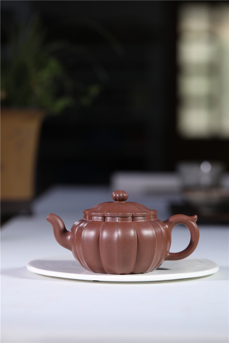 宜兴紫砂壶 | 菱花_泥料：底槽青_容量：230cc