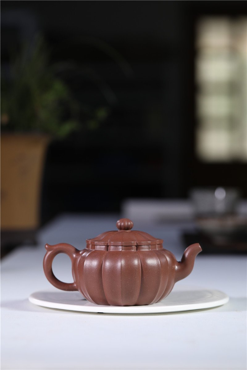 宜兴紫砂壶 | 菱花_泥料：底槽青_容量：230cc