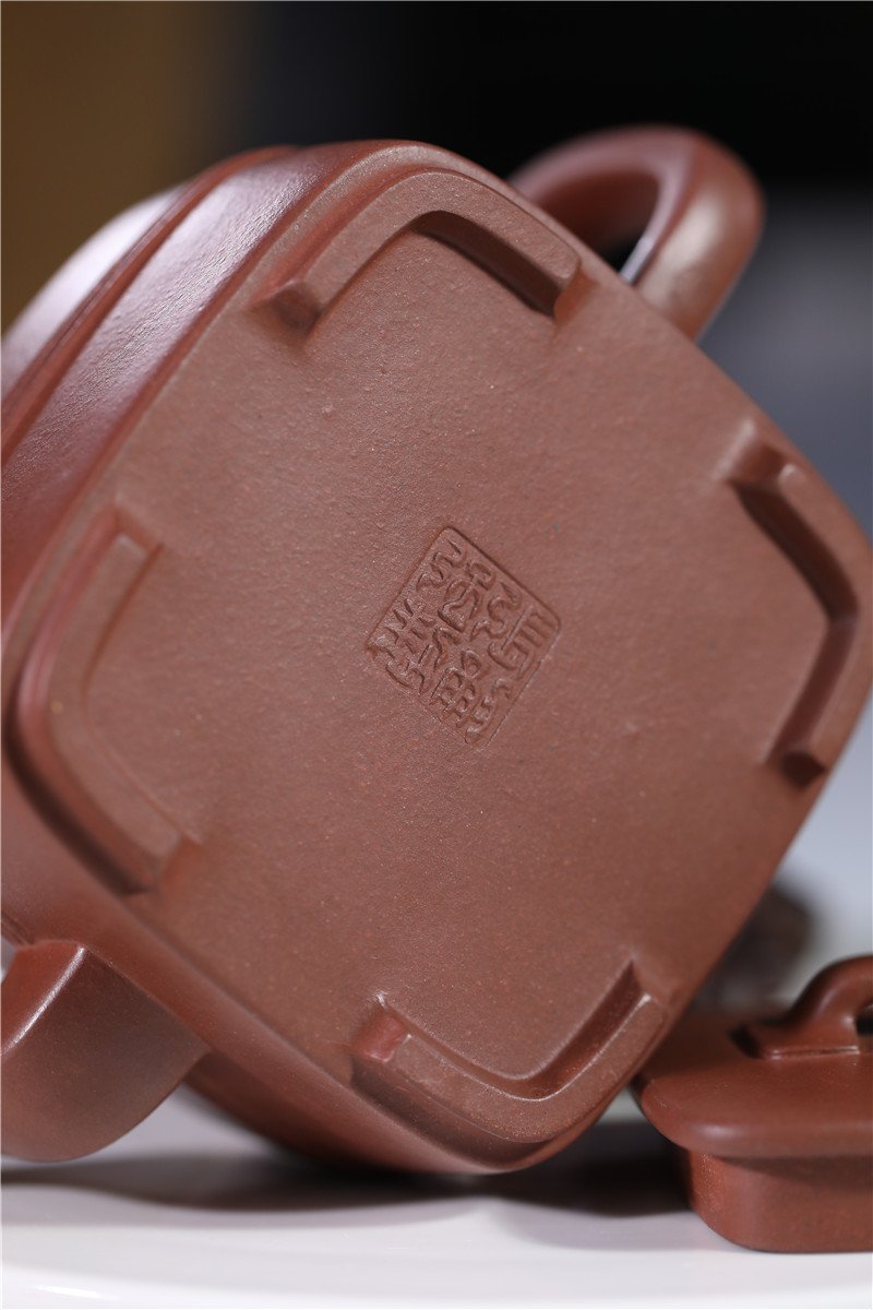 宜兴紫砂壶 | 四方腰线_泥料：紫泥_容量：250cc