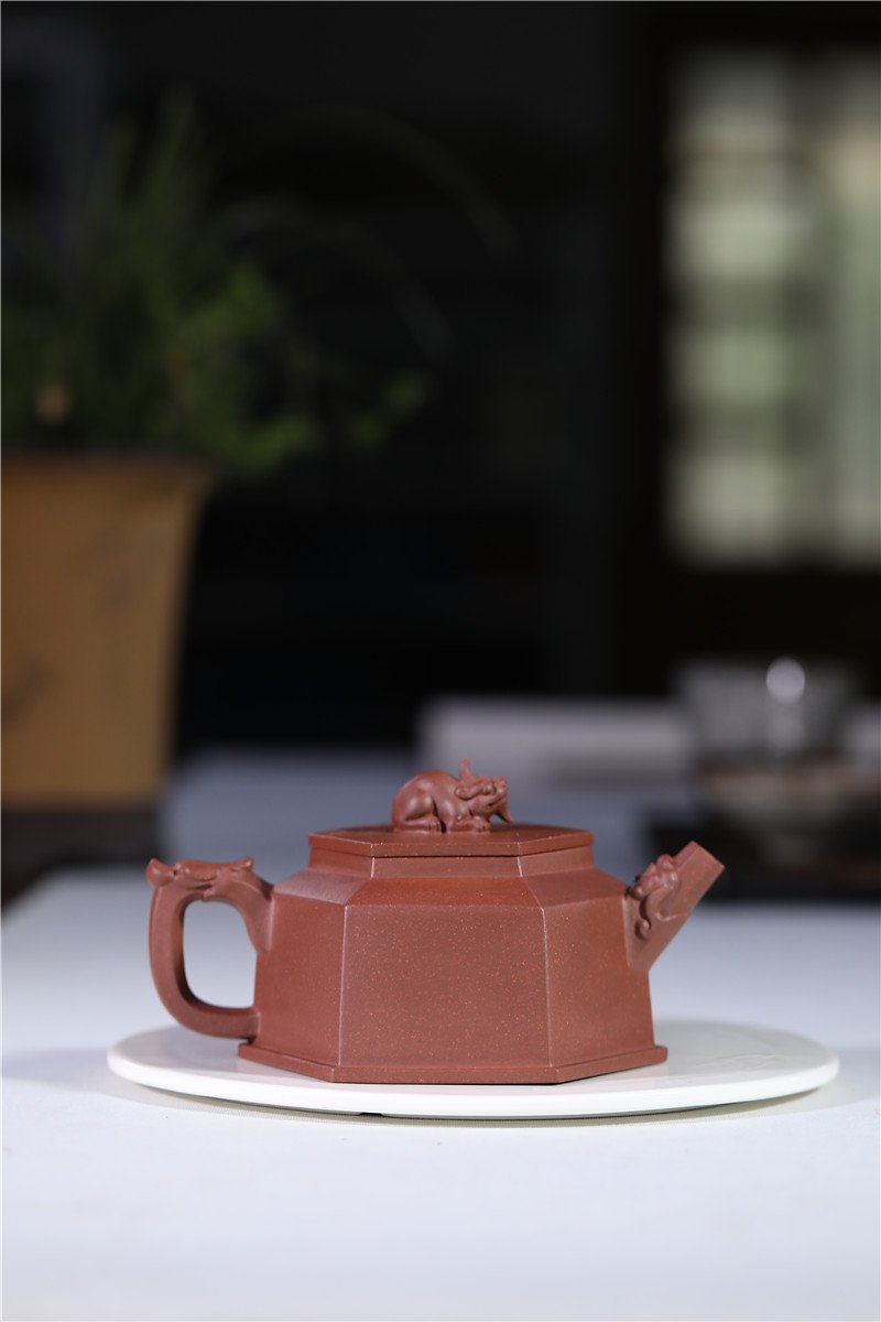 宜兴紫砂壶 | 威震八方_泥料:底槽青_容量：280cc