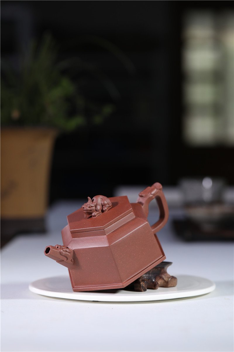 宜兴紫砂壶 | 威震八方_泥料:底槽青_容量：280cc