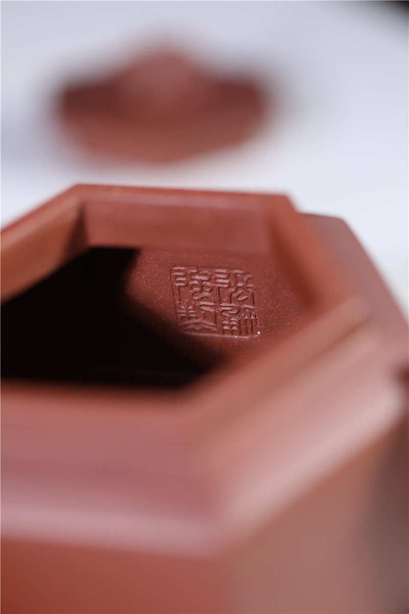 宜兴紫砂壶 | 威震八方_泥料:底槽青_容量：280cc