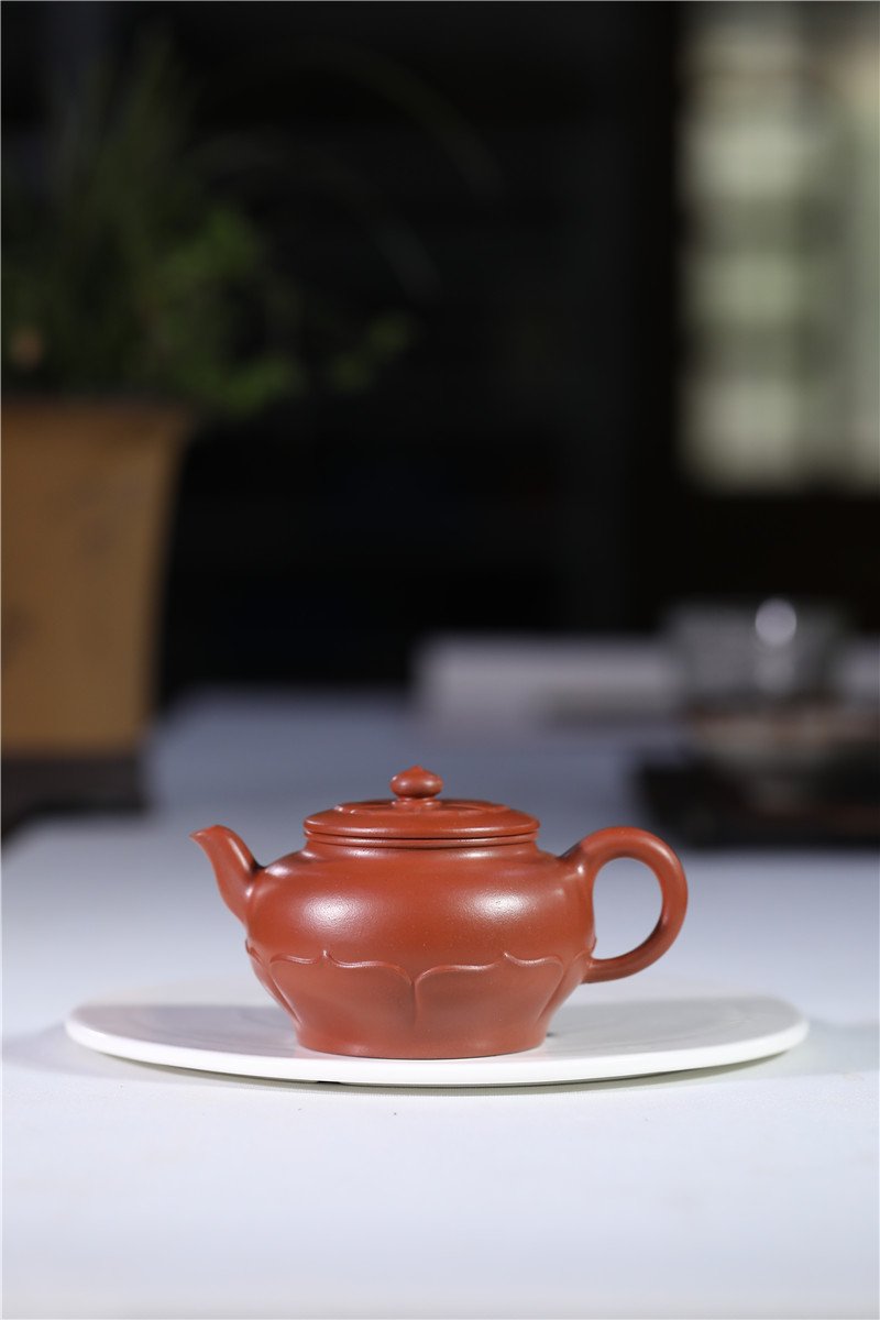 宜兴紫砂壶 | 清莲_泥料：大红袍_容量：190cc