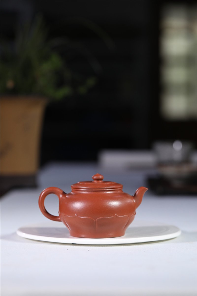 宜兴紫砂壶 | 清莲_泥料：大红袍_容量：190cc