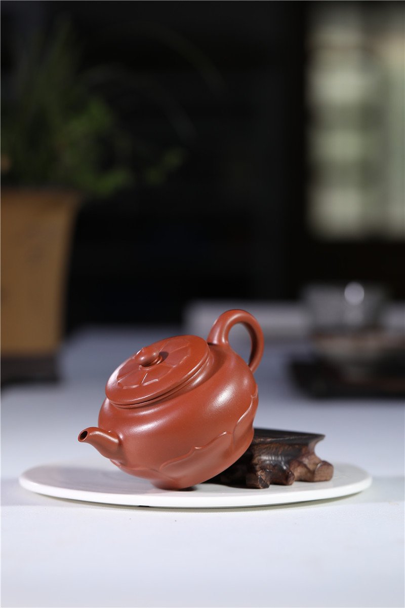 宜兴紫砂壶 | 清莲_泥料：大红袍_容量：190cc