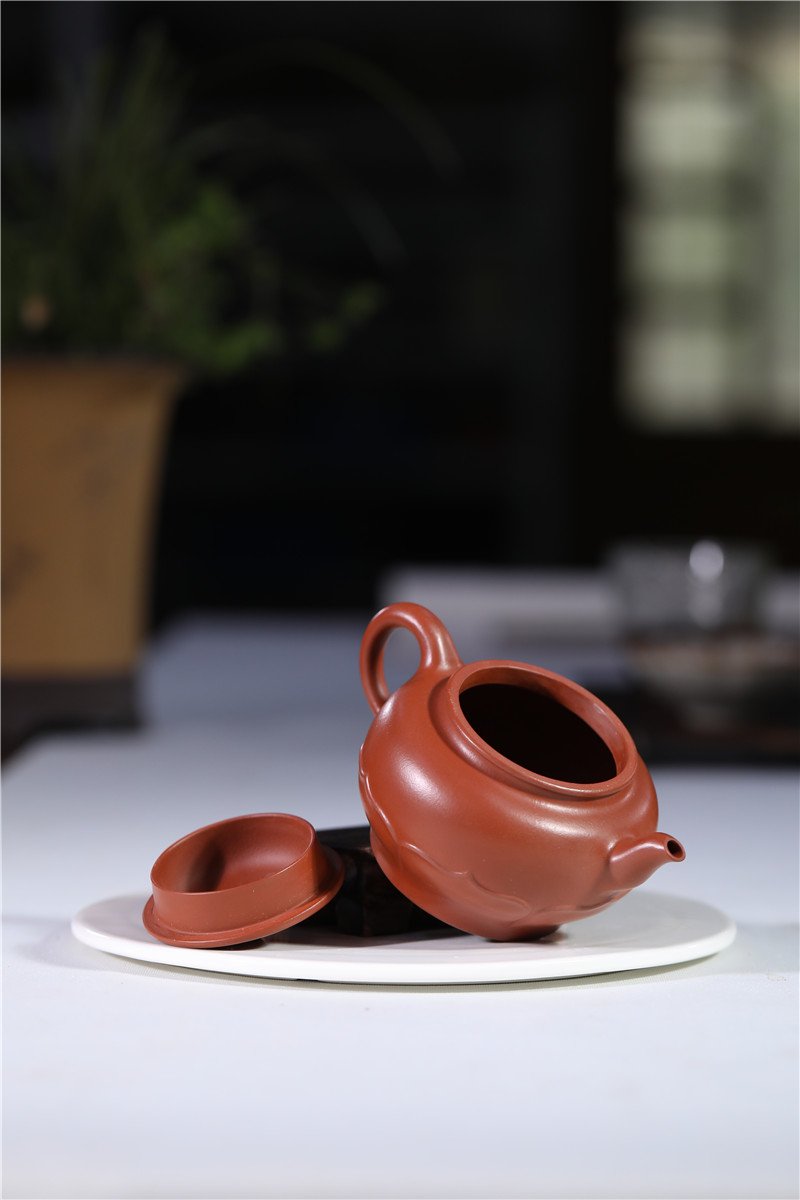 宜兴紫砂壶 | 清莲_泥料：大红袍_容量：190cc