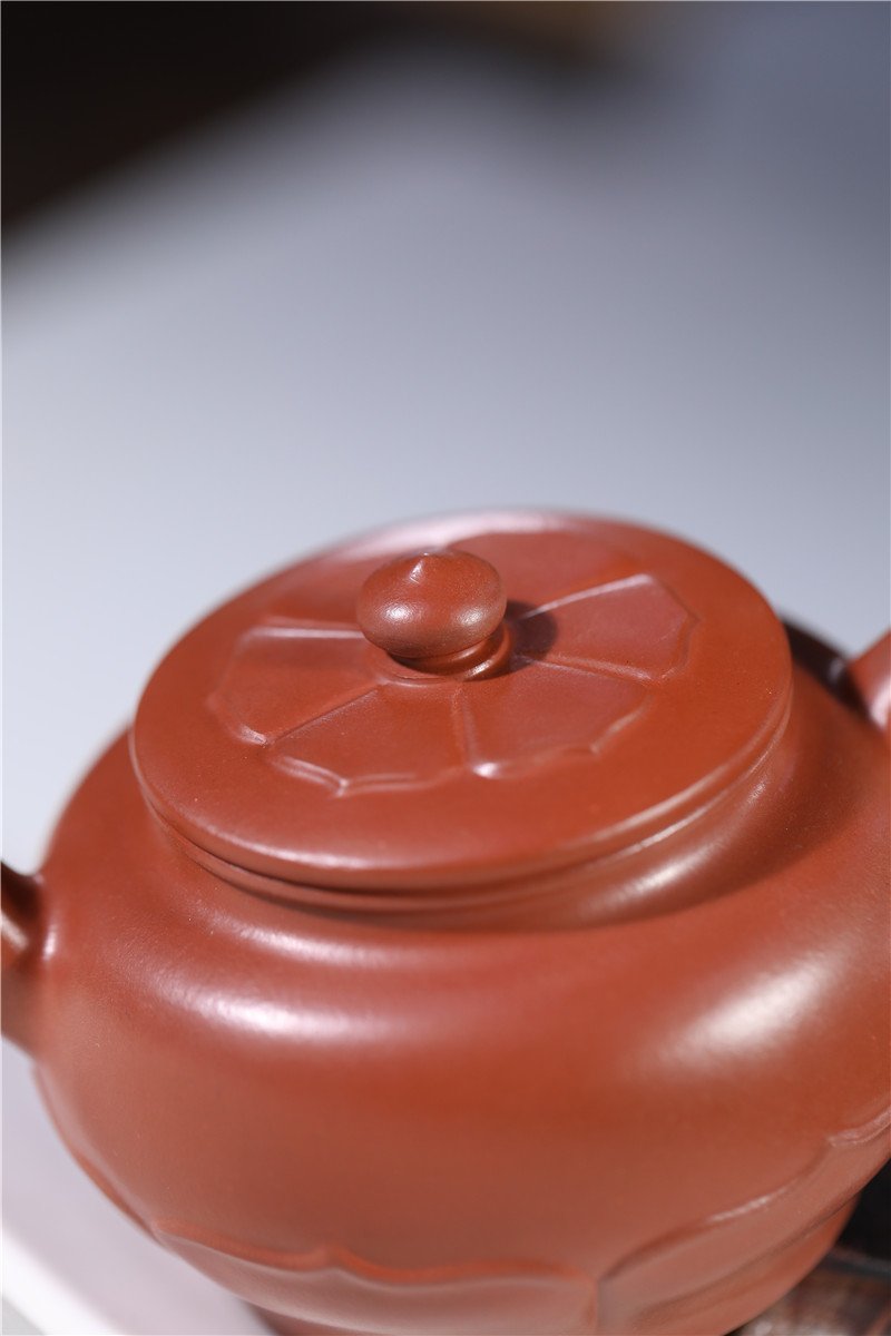 宜兴紫砂壶 | 清莲_泥料：大红袍_容量：190cc