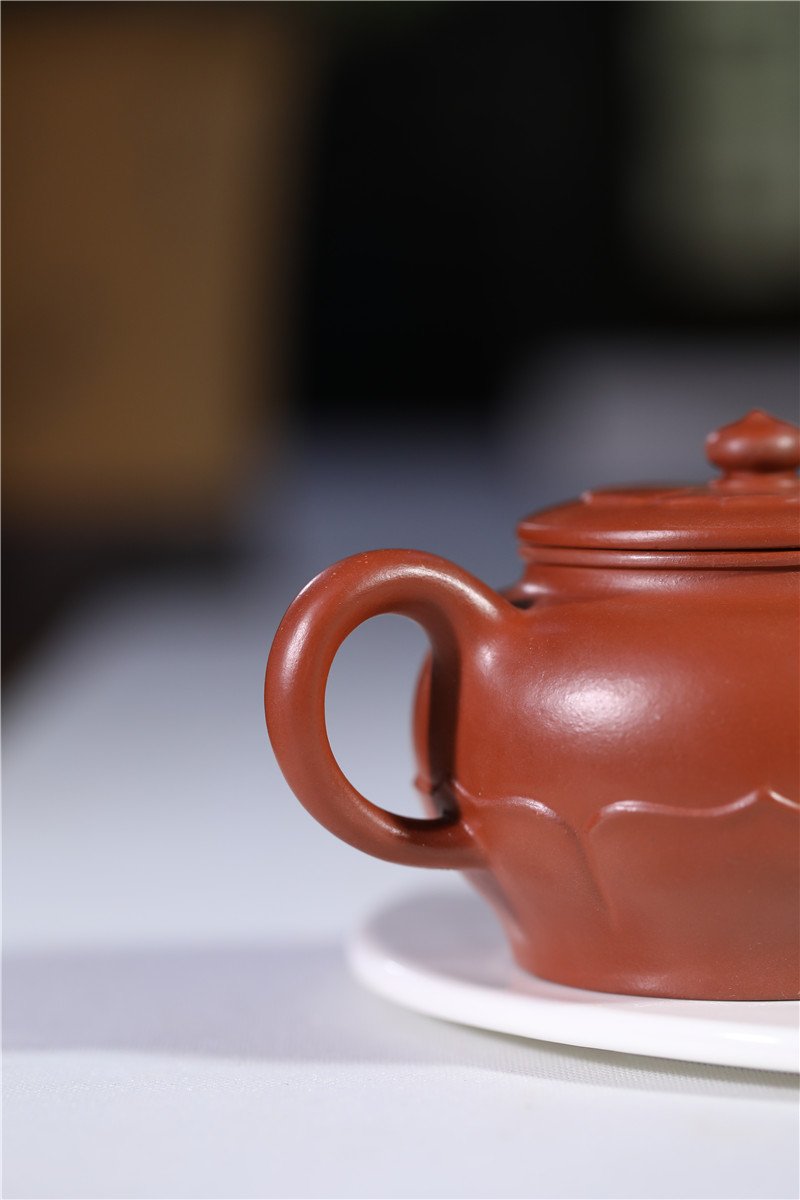 宜兴紫砂壶 | 清莲_泥料：大红袍_容量：190cc