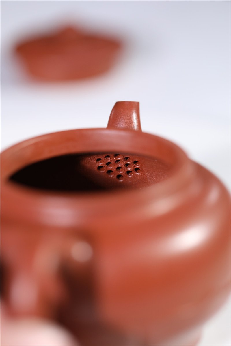 宜兴紫砂壶 | 清莲_泥料：大红袍_容量：190cc