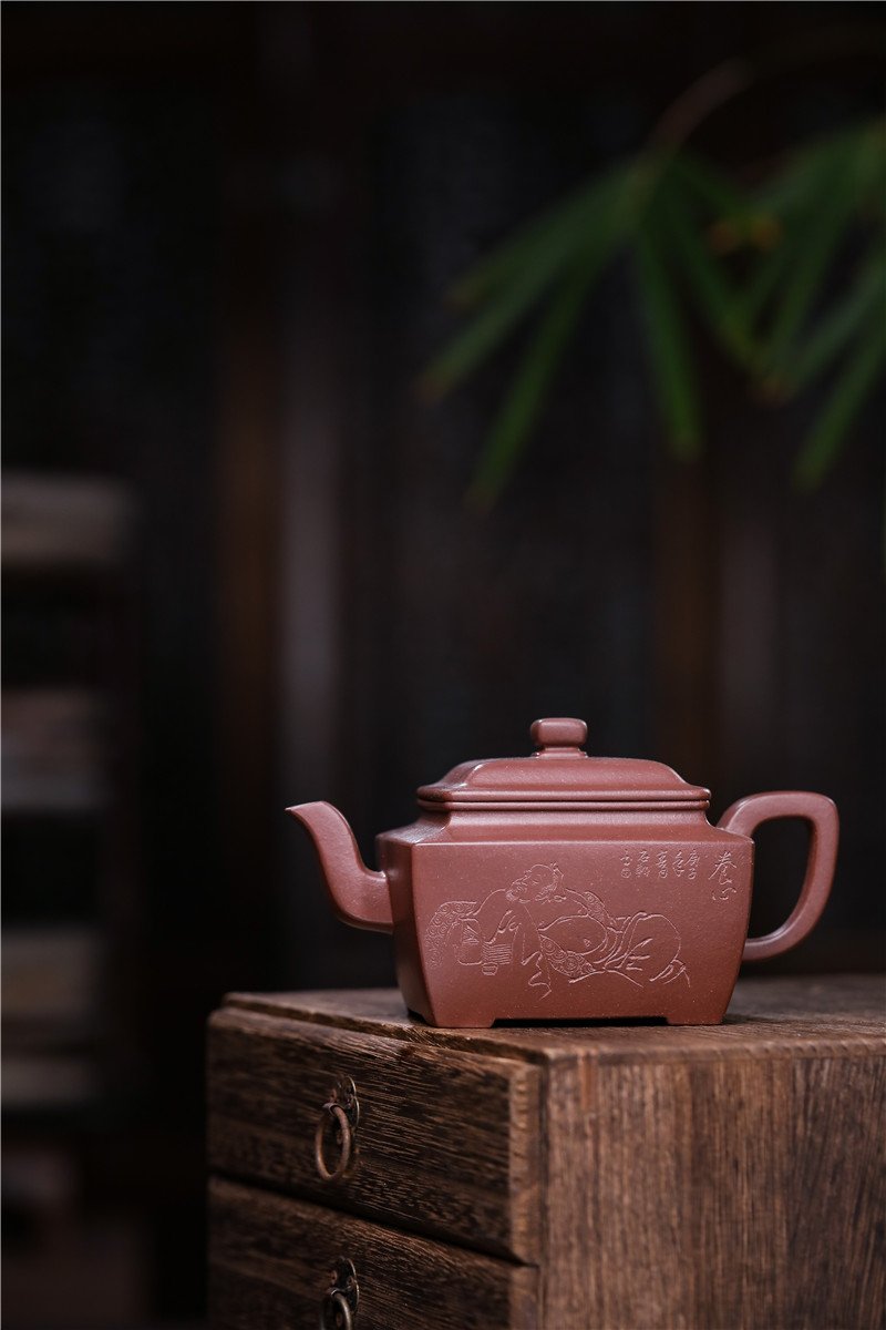 宜兴紫砂壶 | 君方_泥料：紫泥_容量：220cc