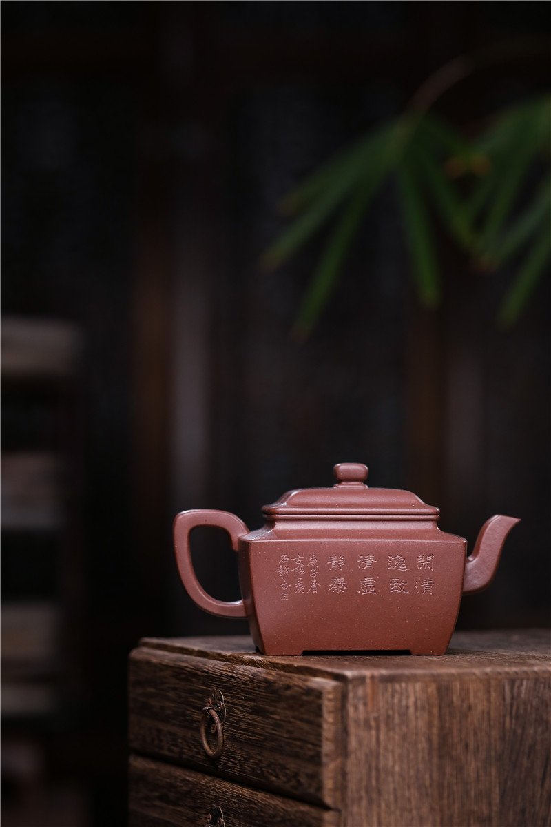 宜兴紫砂壶 | 君方_泥料：紫泥_容量：220cc