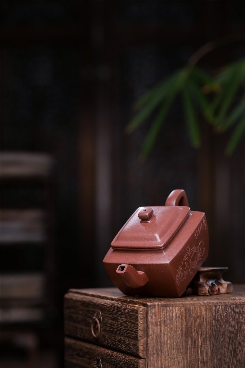 宜兴紫砂壶 | 君方_泥料：紫泥_容量：220cc