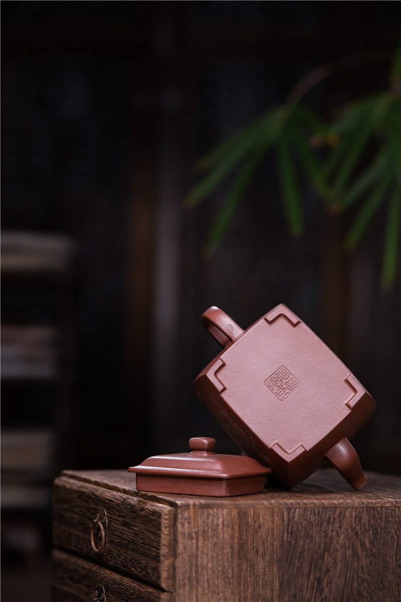 宜兴紫砂壶 | 君方_泥料：紫泥_容量：220cc