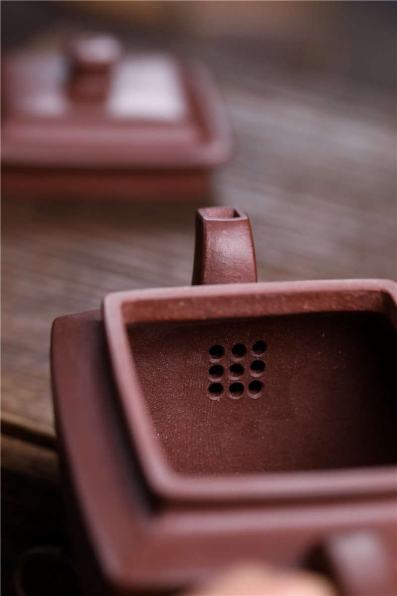 宜兴紫砂壶 | 君方_泥料：紫泥_容量：220cc