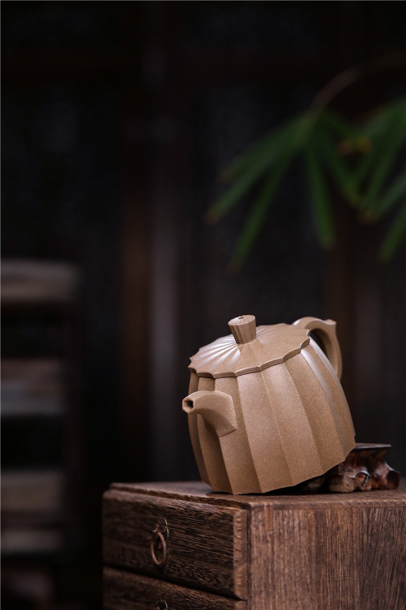 宜兴紫砂壶 | 筋纹秦权_泥料：青段泥_容量：300cc