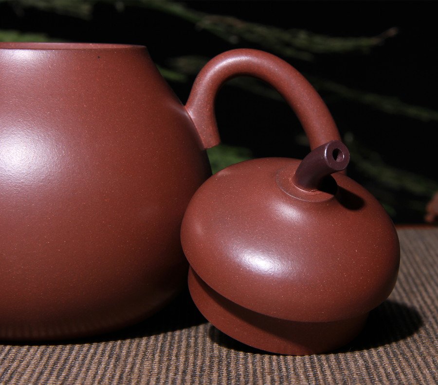 宜兴紫砂壶 I 梨式_泥料：紫泥_容量：260cc