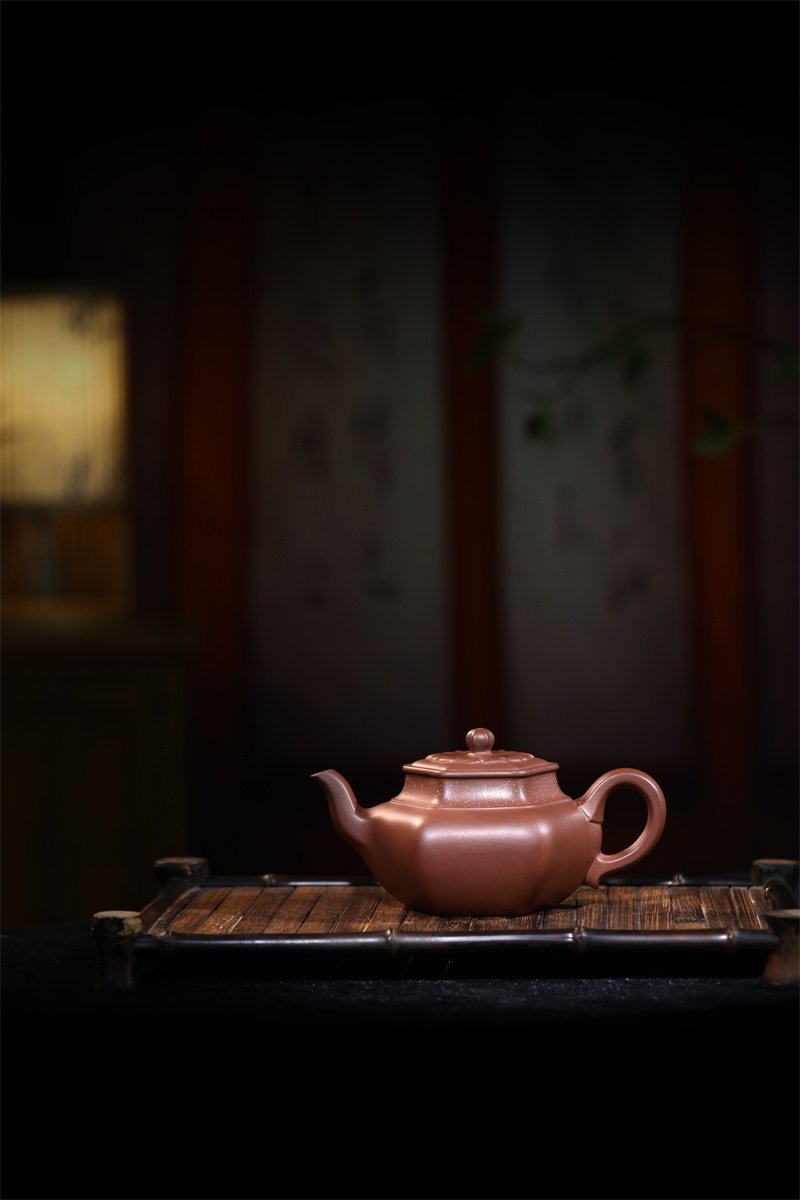 宜兴紫砂壶 I 六方花蕾_泥料：紫泥_容量：300cc