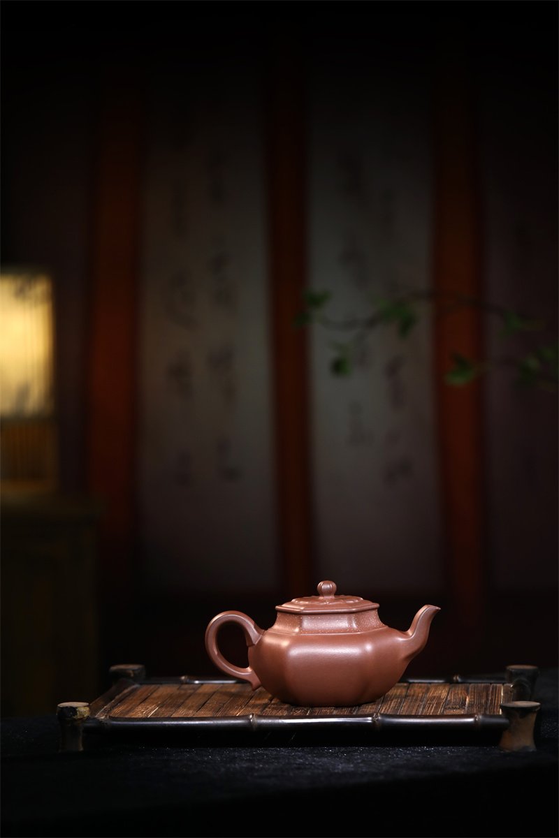 宜兴紫砂壶 I 六方花蕾_泥料：紫泥_容量：300cc