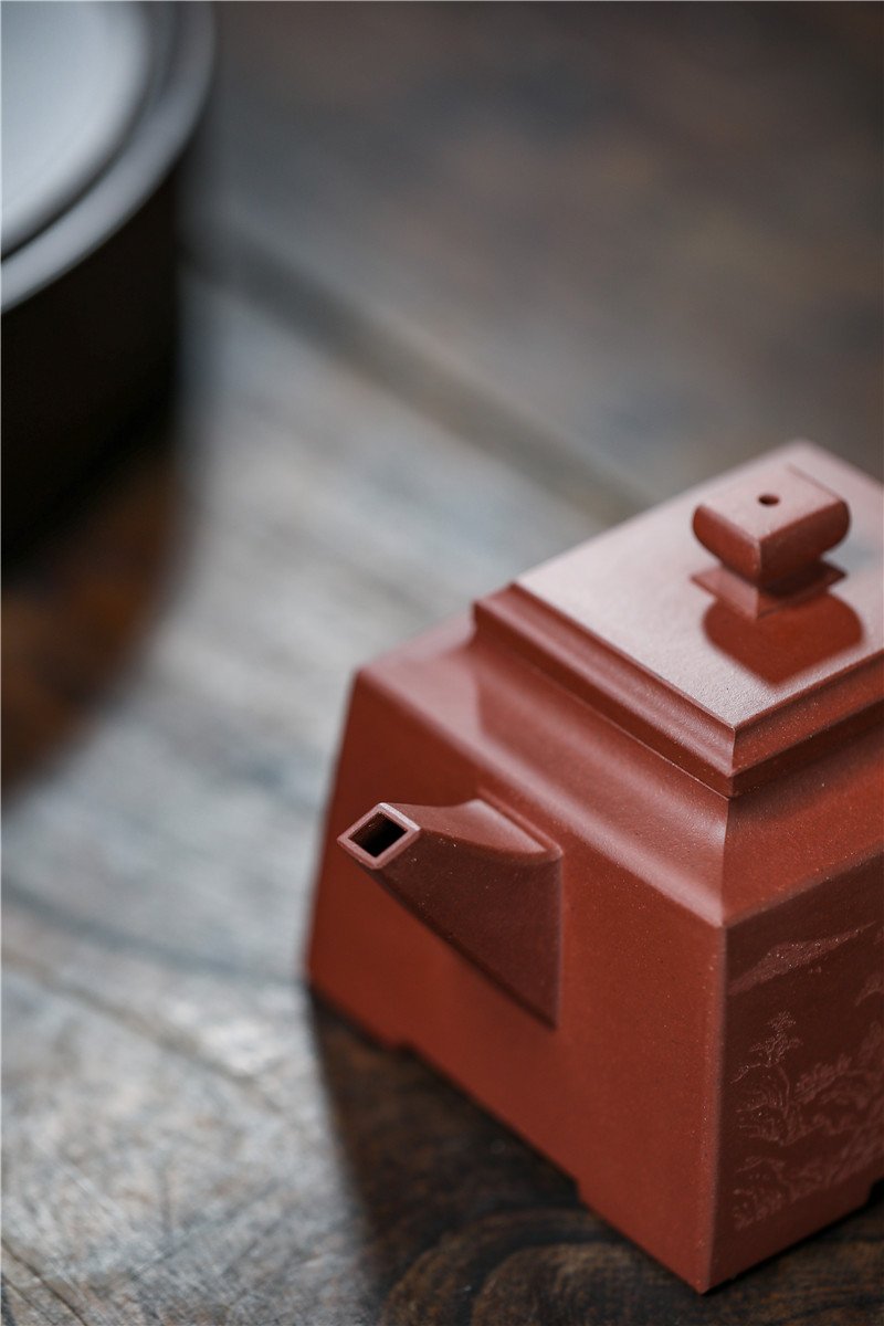 宜兴紫砂壶 I 君方 _泥料：紫泥 _ 容量：300cc