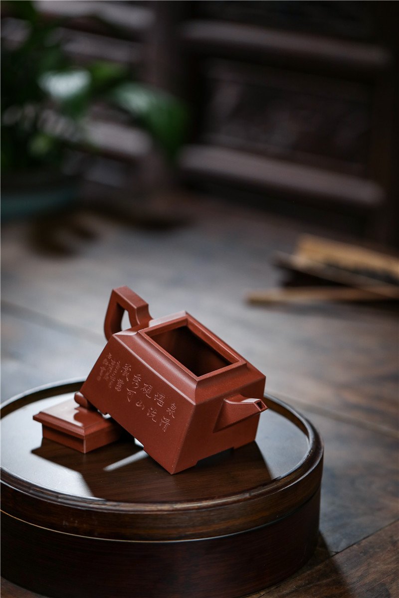 宜兴紫砂壶 I 君方 _泥料：紫泥 _ 容量：300cc